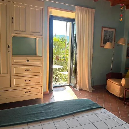 Bed and breakfast Casa Dei Fiori 3*